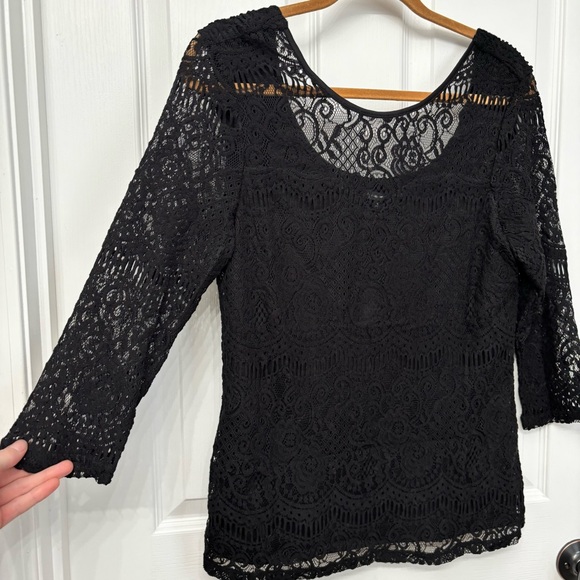 Black Lace Scallop Top | Adrianna Papell M - Picture 3 of 10
